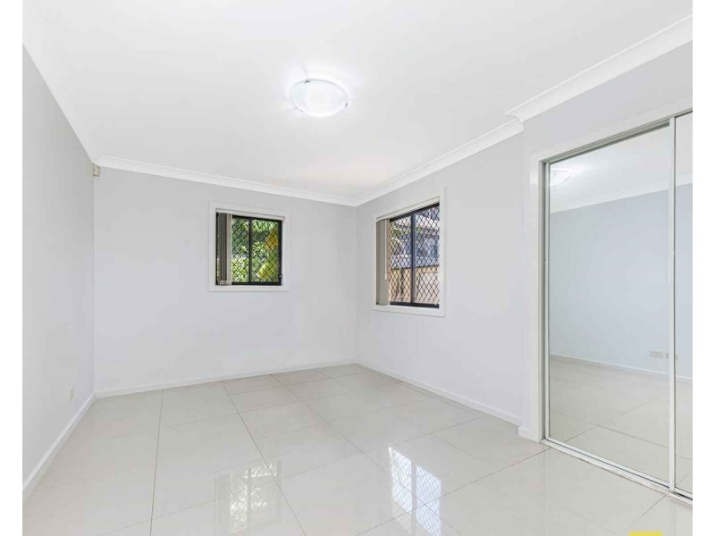 2/36 Carinya Road, Girraween NSW 2145