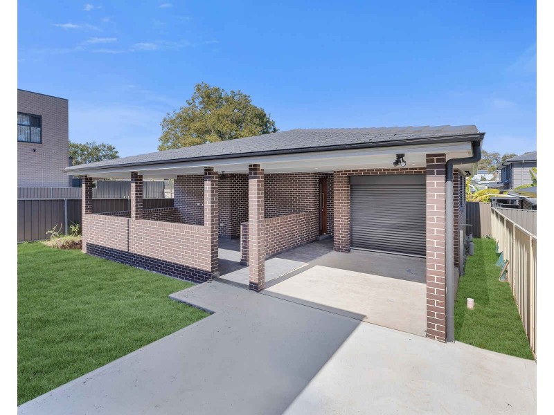 8A Collins Street, Pendle Hill NSW 2145