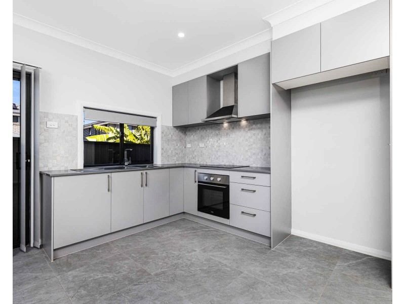 8A Collins Street, Pendle Hill NSW 2145