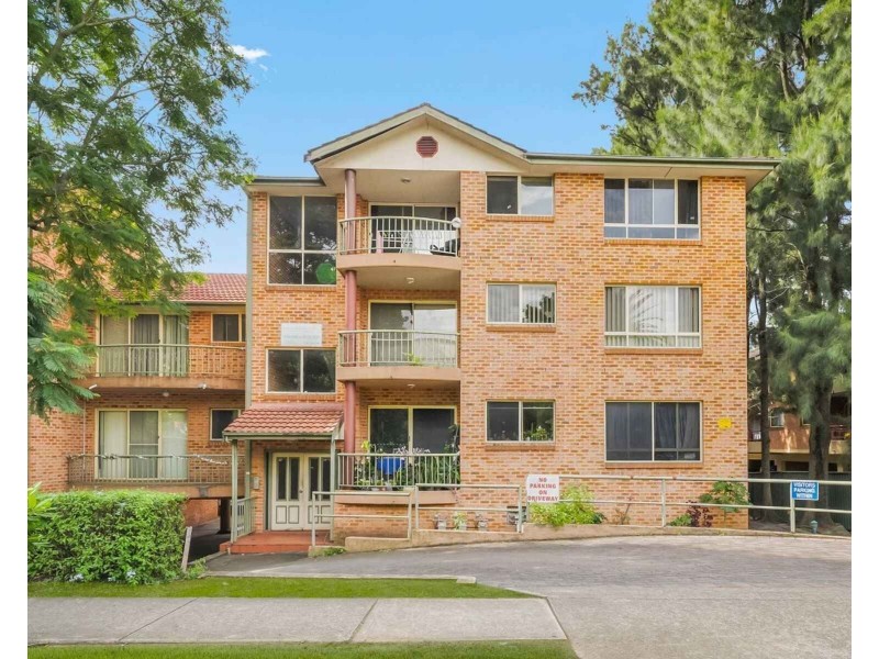 1/221 Dunmore Street, Pendle Hill NSW 2145