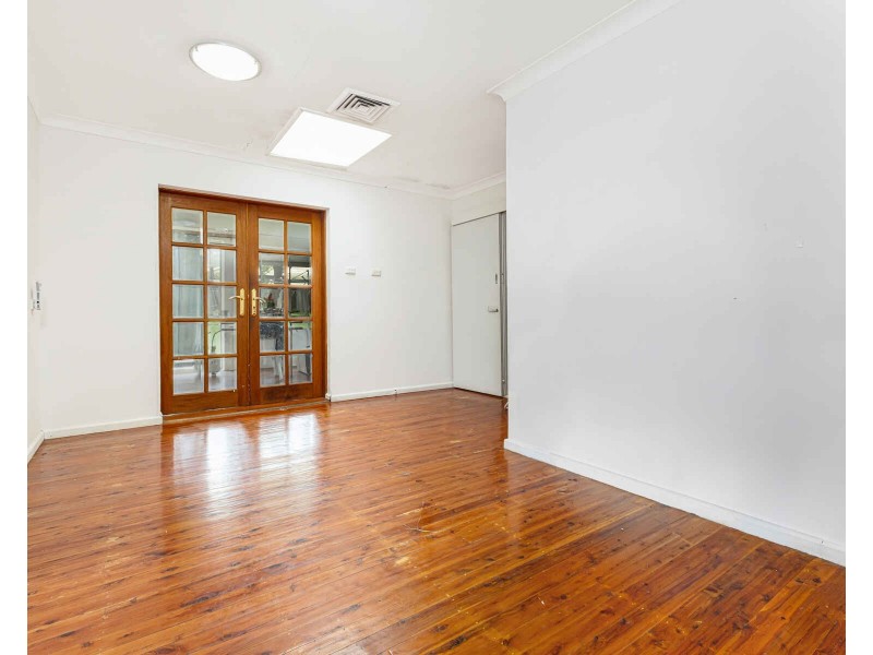 16 Mandoon Road, Girraween NSW 2145