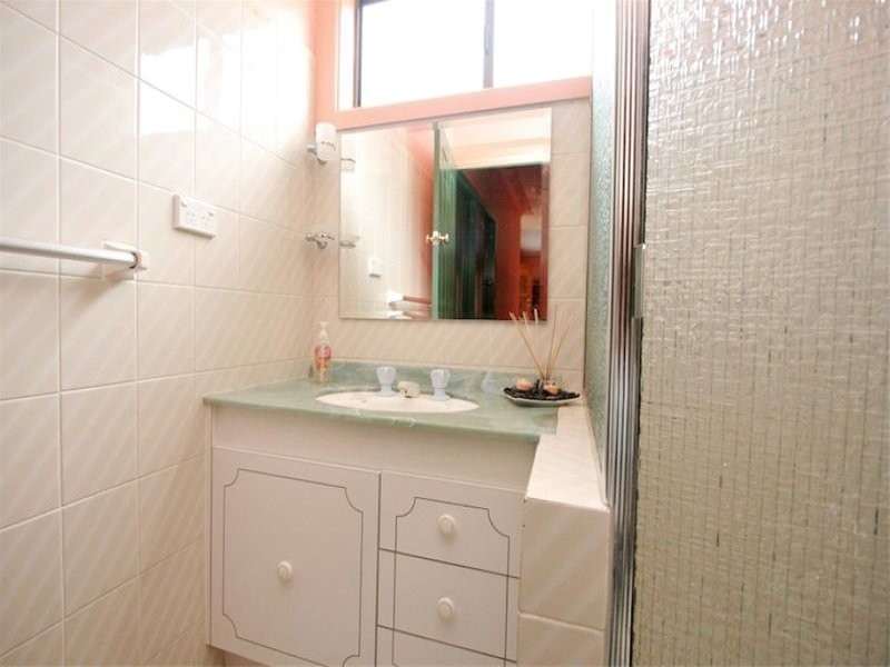 21 Derbyshire Avenue, Toongabbie NSW 2146