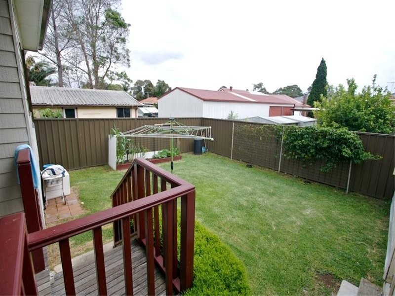 21 Derbyshire Avenue, Toongabbie NSW 2146