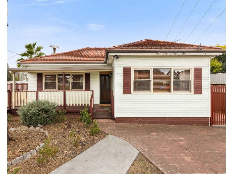 19 Station Road, Toongabbie NSW 2146