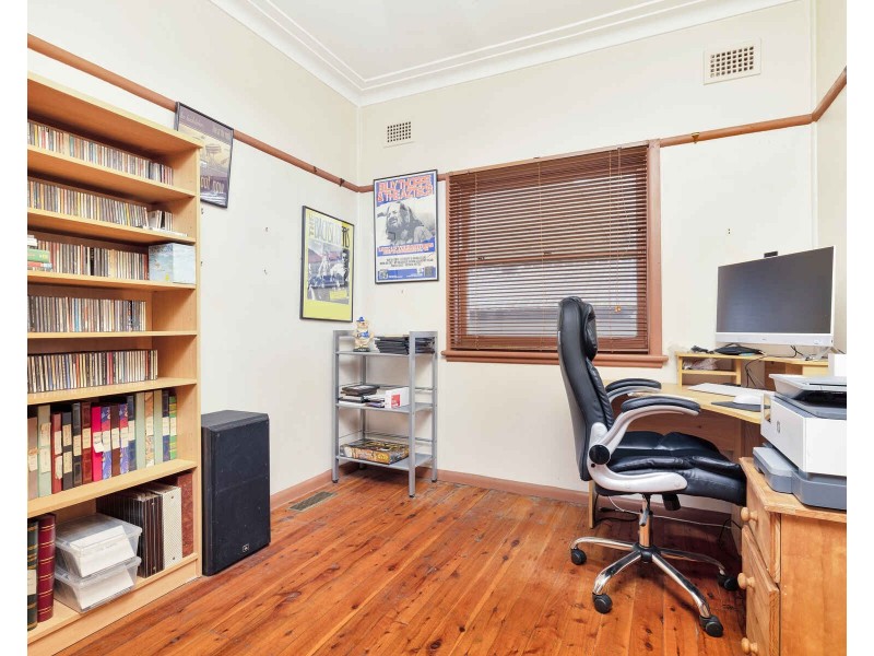 19 Station Road, Toongabbie NSW 2146