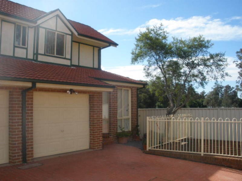 4/5 Scotchey Street, Prairiewood NSW 2176