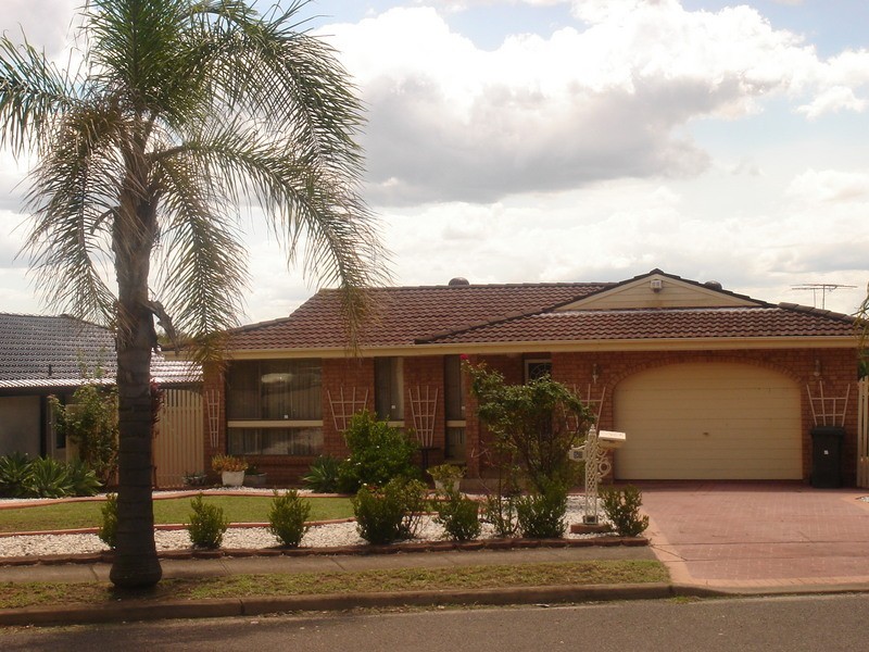 53 Tallowood Crescent, Bossley Park NSW 2176