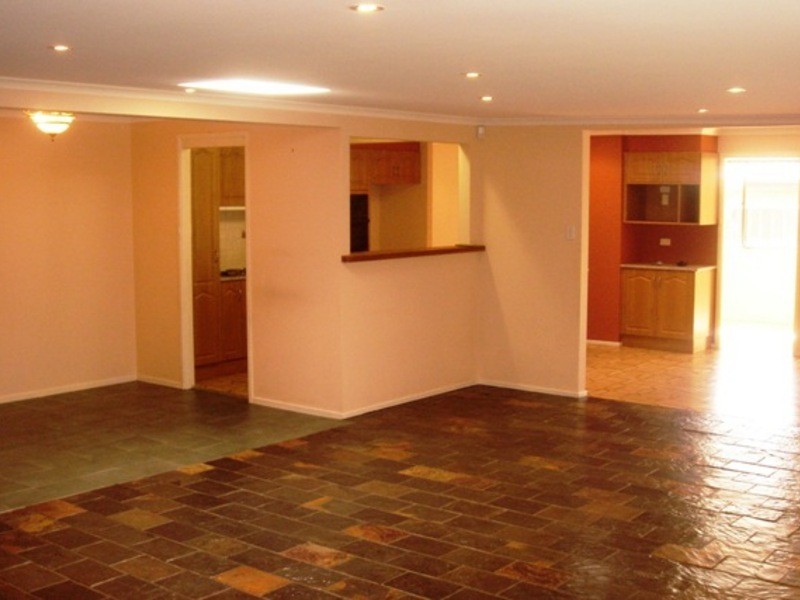 5 McCabe Close, Prairiewood NSW 2176