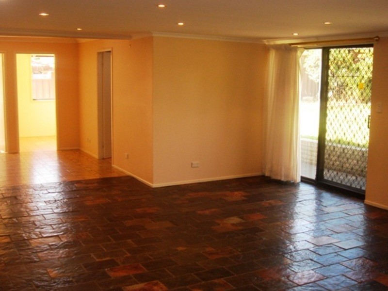 5 McCabe Close, Prairiewood NSW 2176