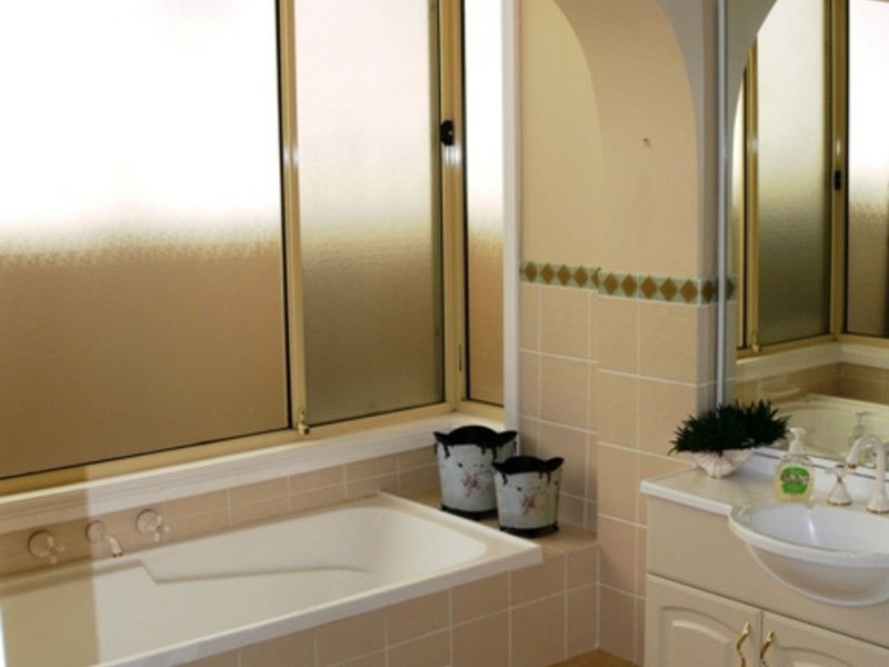 9 Stirling Street, Cecil Hills NSW 2171