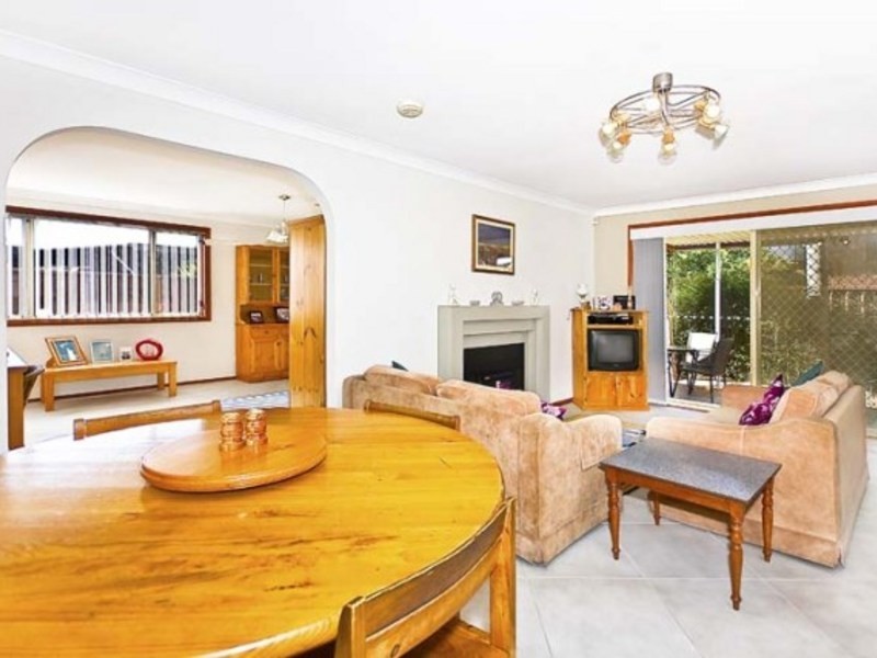 7 Defoe Place, Wetherill Park NSW 2164