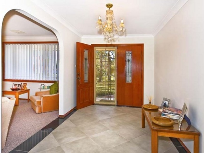 7 Defoe Place, Wetherill Park NSW 2164