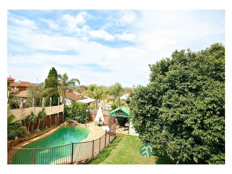 9 Tallowood Crescent, Bossley Park NSW 2176