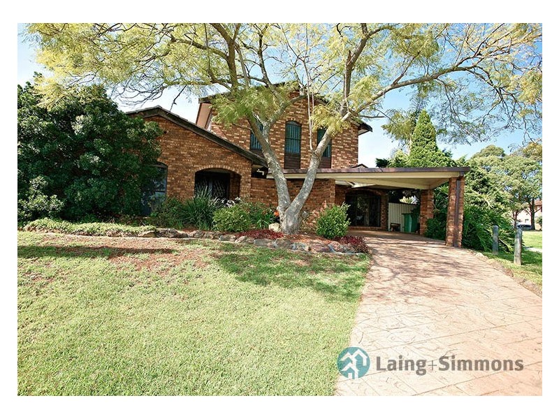 4 Teak Close, Bossley Park NSW 2176