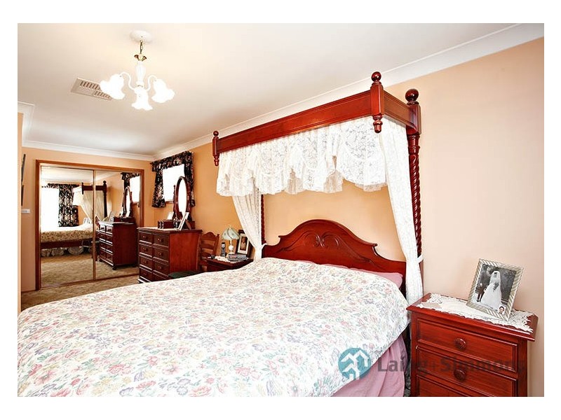 Edensor Park NSW 2176