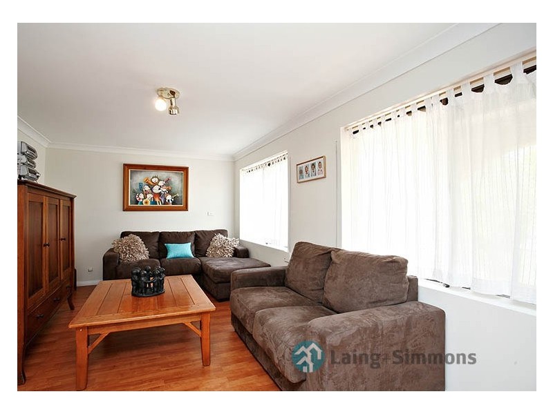 4 Curran Street, Prairiewood NSW 2176