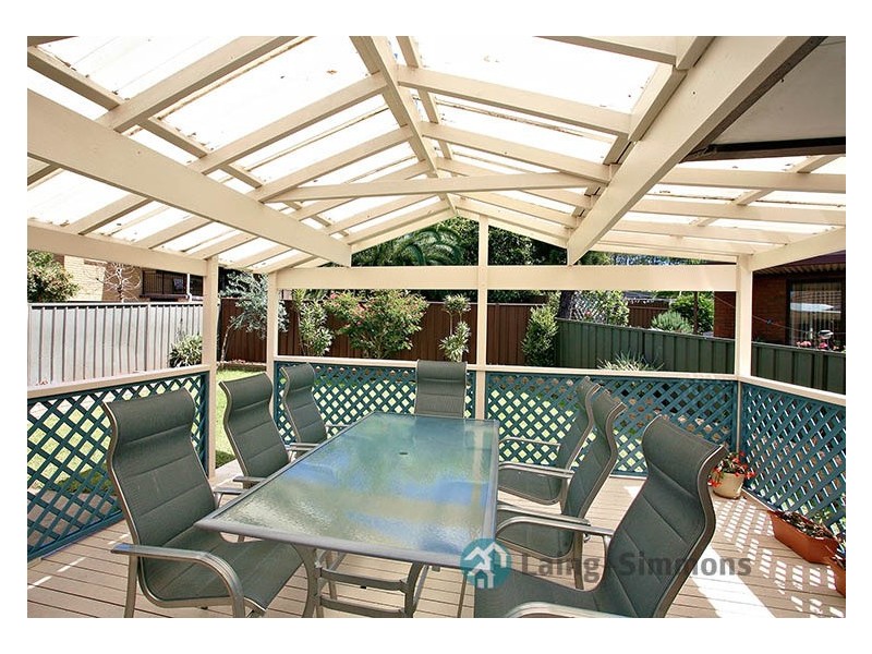 4 Curran Street, Prairiewood NSW 2176