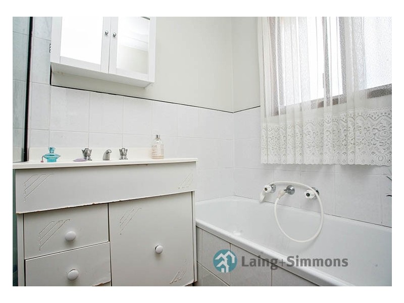 11 Burr Close, Bossley Park NSW 2176