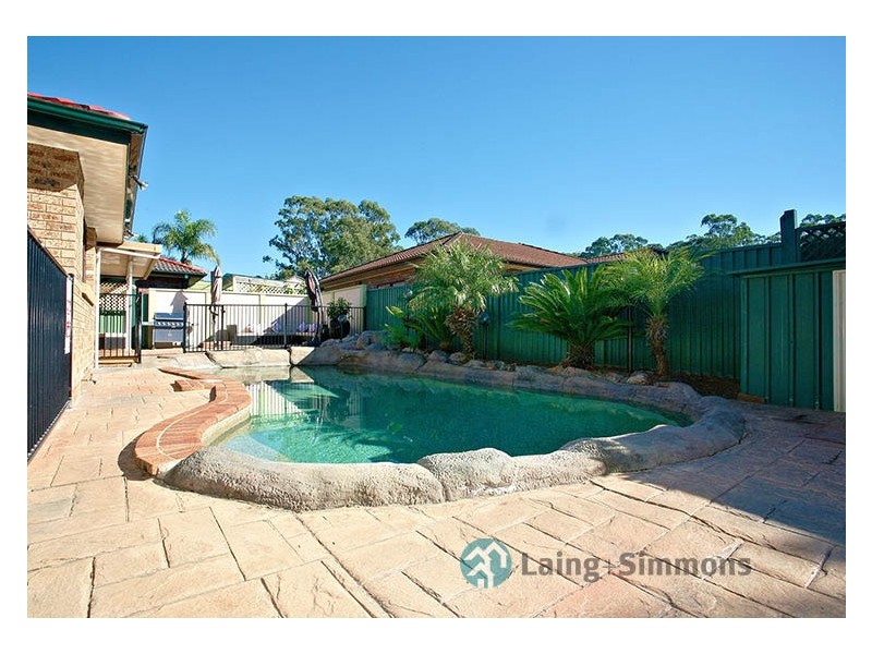 24 Ainsworth Crescent, Wetherill Park NSW 2164