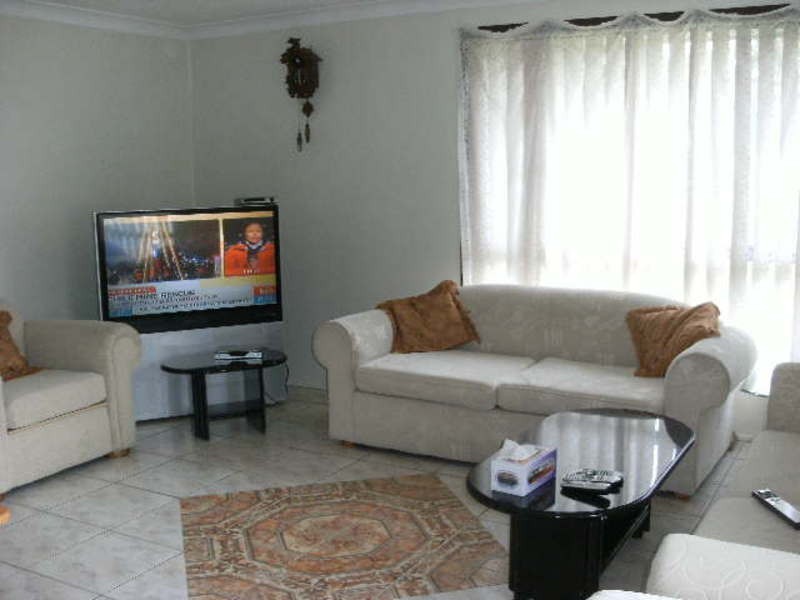 Edensor Park NSW 2176