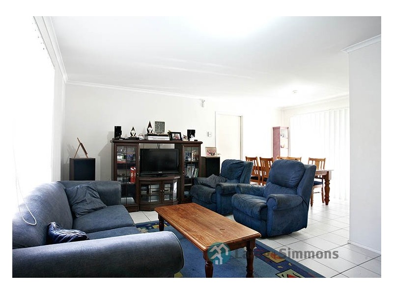 7 Barren Close, Green Valley NSW 2168