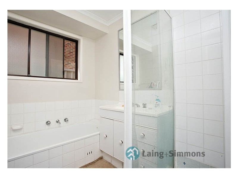 7 Barren Close, Green Valley NSW 2168