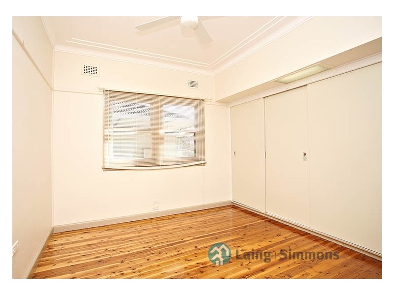 9 The Grove, Fairfield NSW 2165