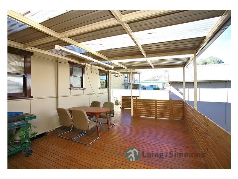 9 The Grove, Fairfield NSW 2165