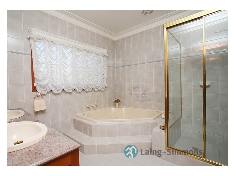 19 Dixon Street, Abbotsbury NSW 2176