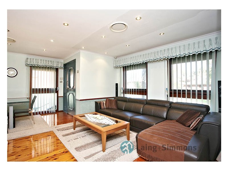 11 Serpentine Street, Bossley Park NSW 2176