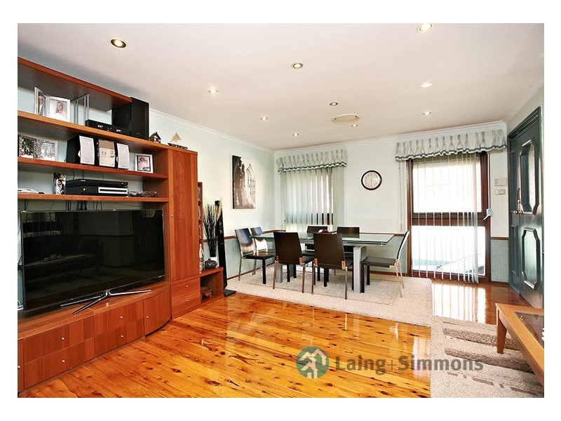 11 Serpentine Street, Bossley Park NSW 2176