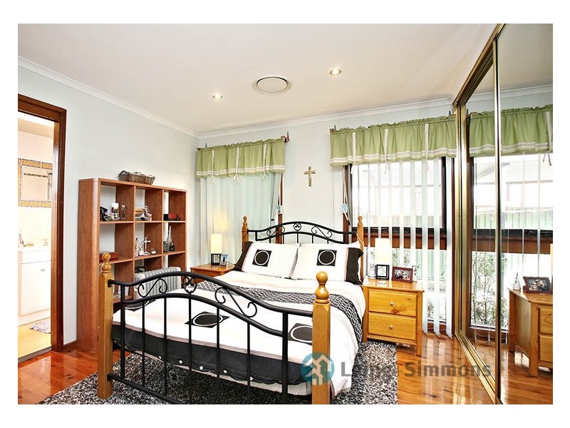 11 Serpentine Street, Bossley Park NSW 2176