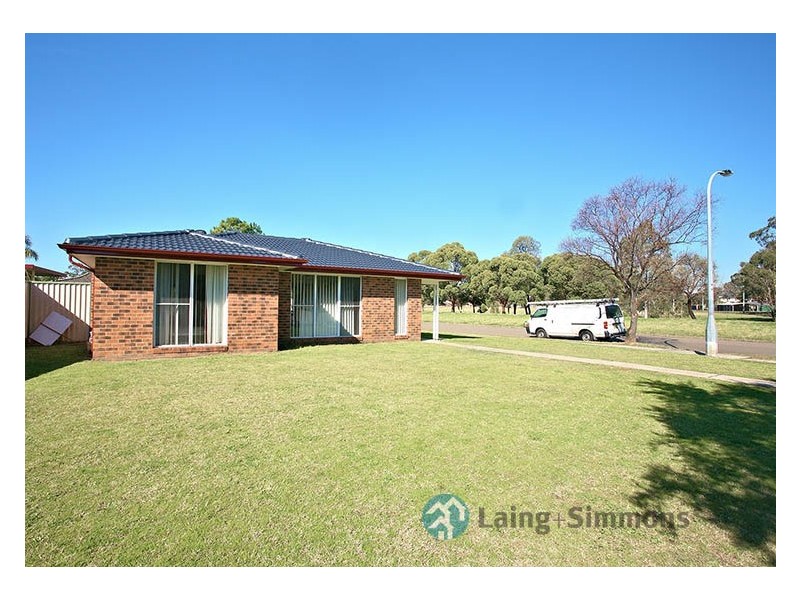 16 Yuma Place, Bossley Park NSW 2176