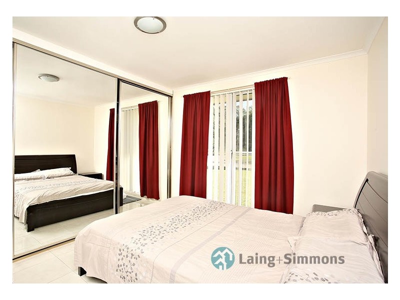 16 Yuma Place, Bossley Park NSW 2176