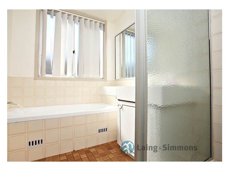 16 Yuma Place, Bossley Park NSW 2176