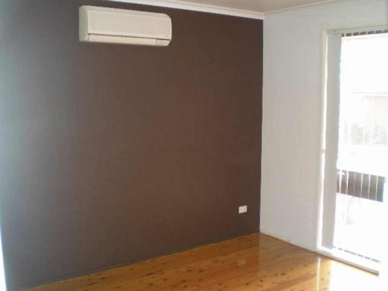 8/3 Amiens Close, Bossley Park NSW 2176