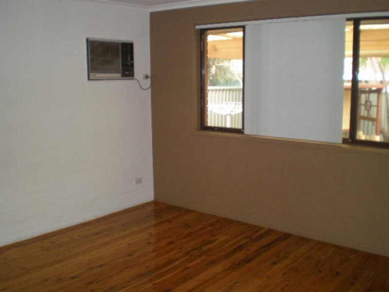 8/3 Amiens Close, Bossley Park NSW 2176