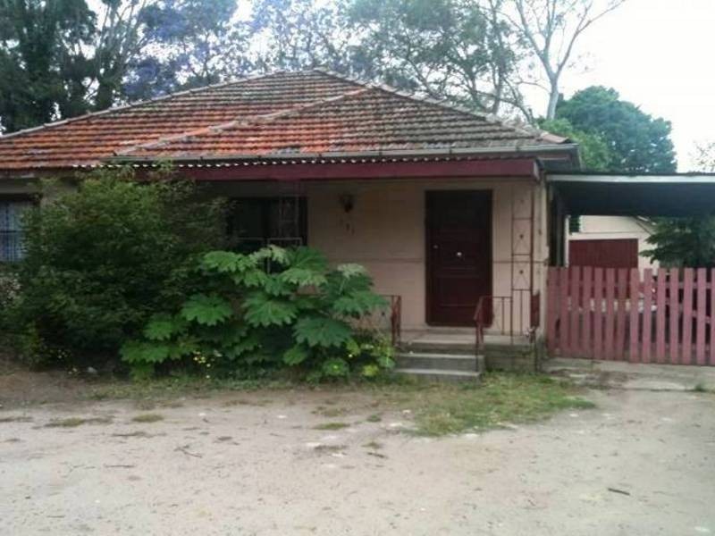 235 Henry Lawson Drive, Georges Hall NSW 2198