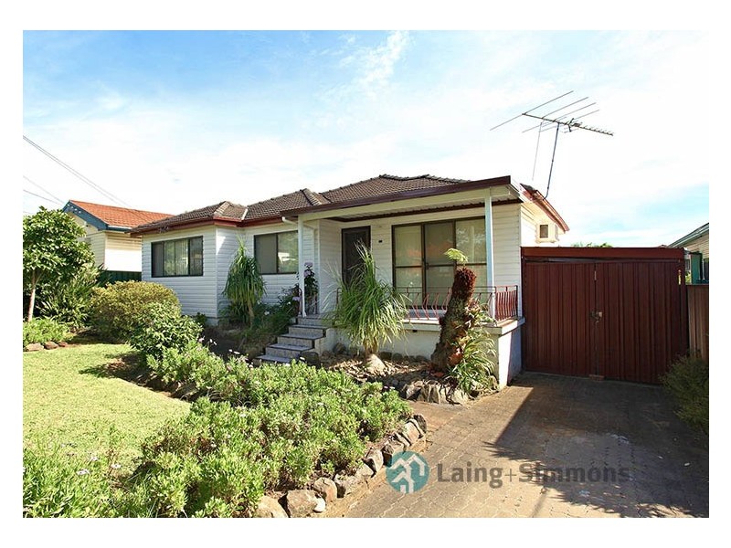 11 Hinkler Street, Smithfield NSW 2164
