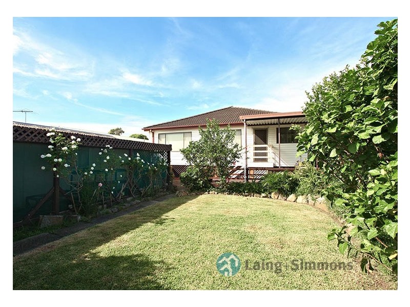 11 Hinkler Street, Smithfield NSW 2164