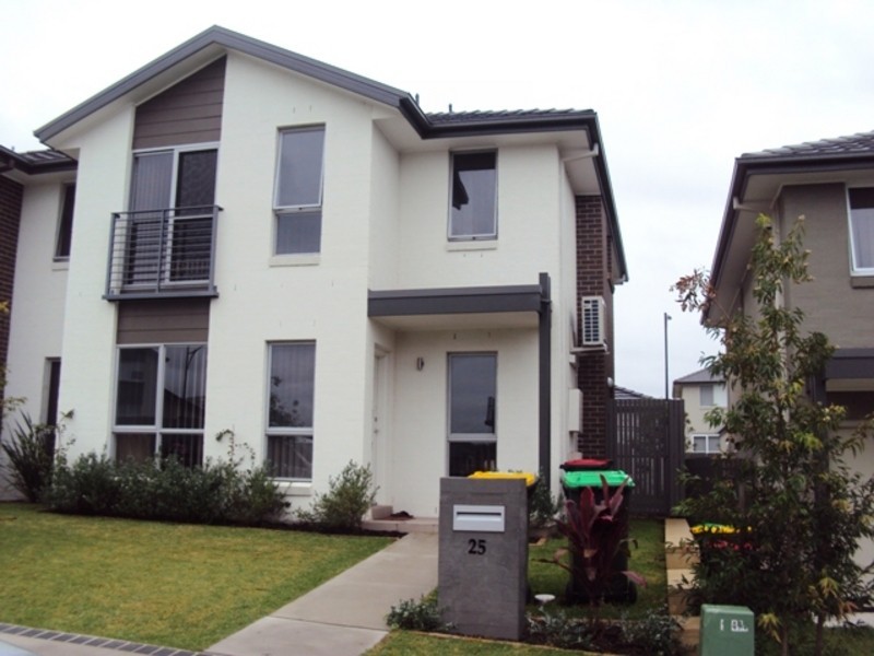 25 Lockheed Avenue, Middleton Grange NSW 2171