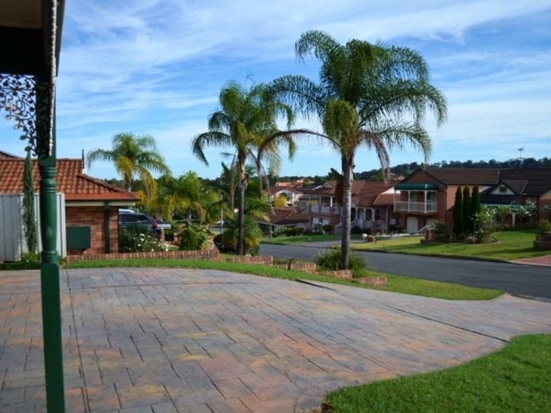 Abbotsbury NSW 2176