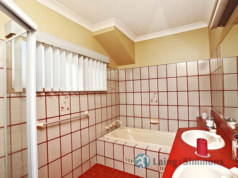 97 Tallowood Cresent, Bossley Park NSW 2176