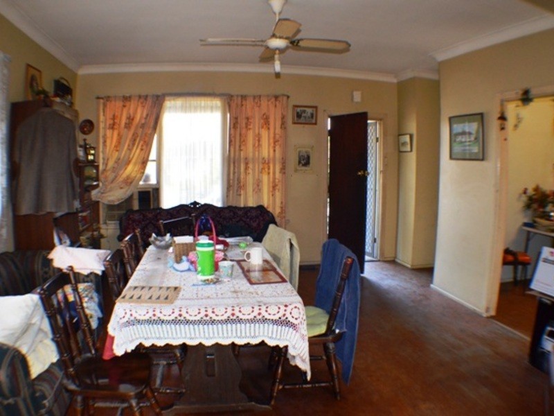 252 Smithfield Road, Fairfield West NSW 2165