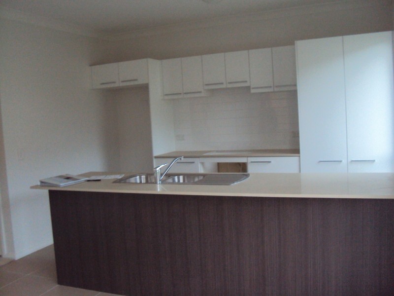 8 Donn Street, Middleton Grange NSW 2171