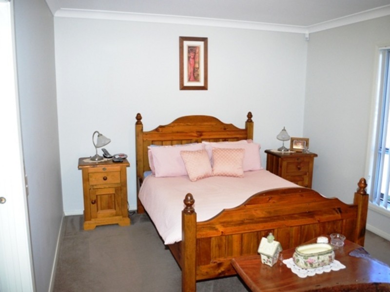 105 Middleton Drive, Middleton Grange NSW 2171