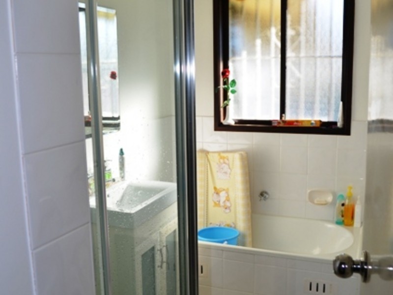 6 Collins Close, Edensor Park NSW 2176