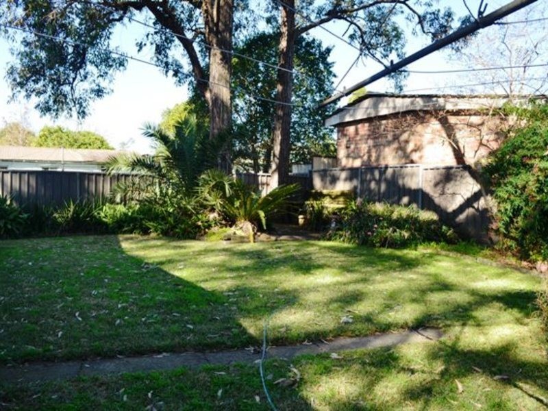 16  Chamberlain Drive, Smithfield NSW 2164