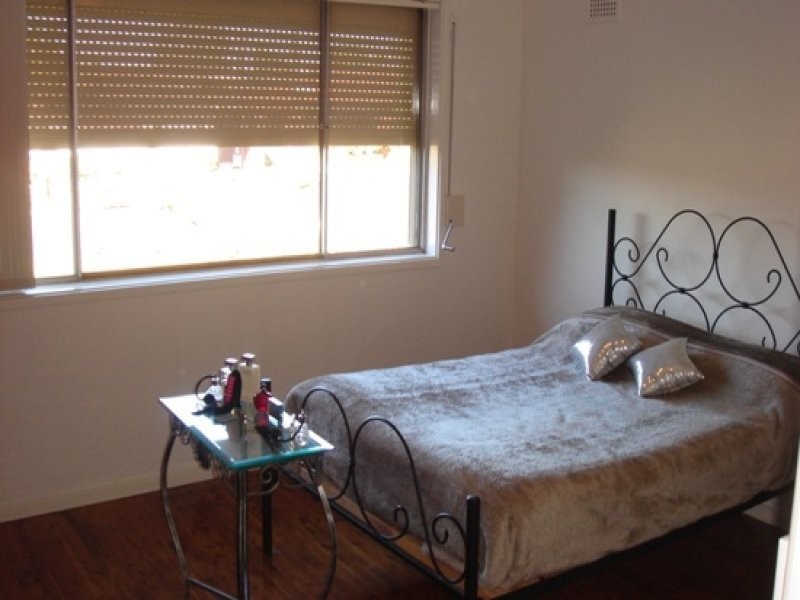 Fairfield West NSW 2165