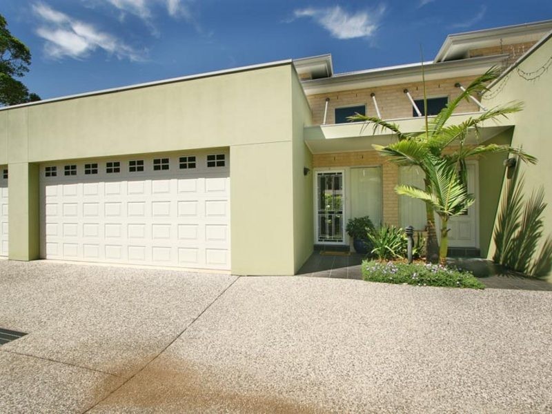 2/4a Tallegalla Street, Unanderra NSW 2526